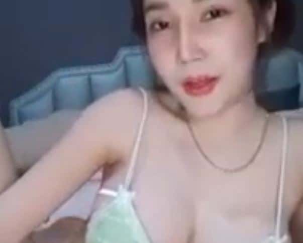 คลิปหลุด VK สาวไทยไลฟ์สดโชว์เสียวกับเทพ ขย่มเย็ดโคตรสะใจ