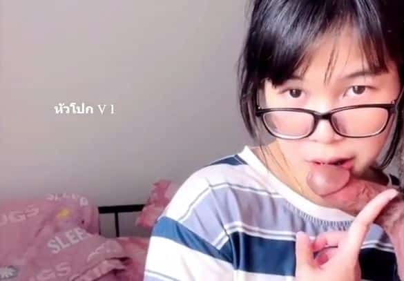 คลิปหลุด VK น้องแว่นสาวไทยตัวน้อย ซอยยับกับหนุ่มใหญ่ ควยใหญ่โดนใจโคตตๆ