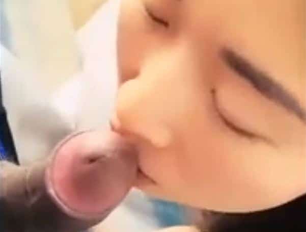 คลิปหลุด VK งานเด็ดสาวอวบ จับควยโม๊คเรียกน้ำให้ผัว ก่อขึ้นคร่อมขย่มรัวเอวอย่างเมามันส์