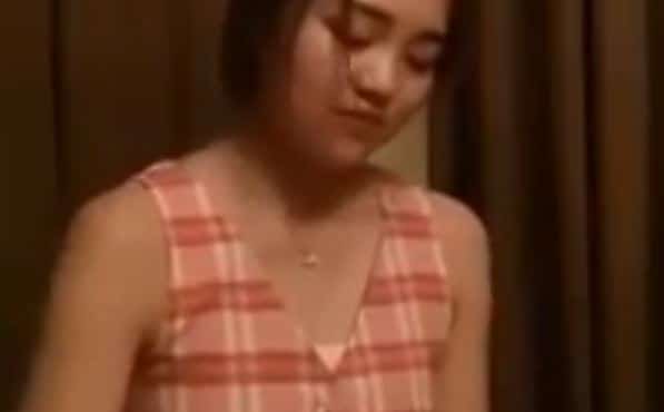 คลิปหลุดหมอนวด นั่งชักว่าวให้ลูกค้า เอาซะน้ำเงี่ยนแทบพุ่งใส่หน้าเลย