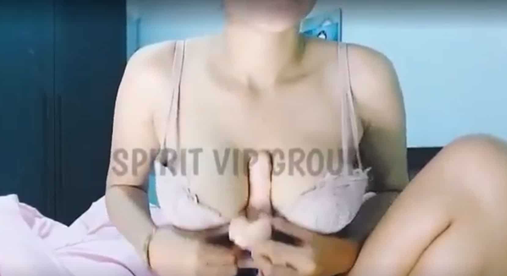 คลิปหลุด VK สาวไทยสุดเงี่ยน ไลฟ์สดสุดเสียว เล่นเซ็กทอยโชว์ เงี่ยนจัดเลยจ้า 18+