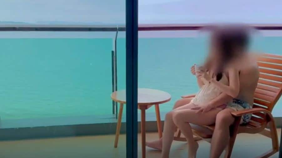 คลิปหลุด VK งานไทย คู่รักสุดเงี่ยน เปิดห้องเพื่อนเย็ดเปลี่ยนบรรยากาศ กระหนำซอยคาระเบียงเลย