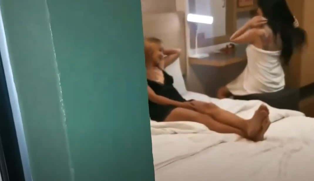 คลิปหลุด VK งานไทยสุดเสี่ยน พ่อหนุ่มงานเด็ด จ้างสาวมาเย็ดถึงสองคนโคตรมันส์เลยงานนี้