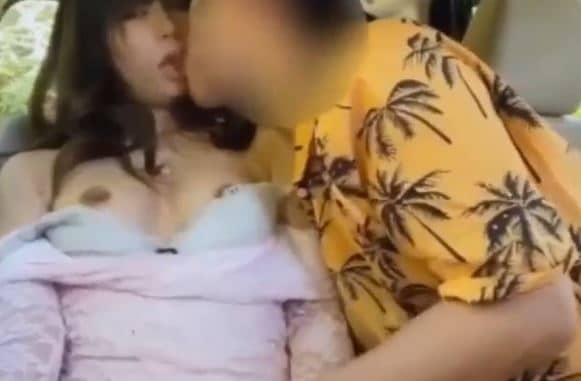 คลิปหลุด VK คู่วัยรุ่นสุดเสี้ยน ตั้งกล้องเล่นเสียวบนรถ ข้างทาง เงี่ยนไม่ไหว จอดเย็ดแม่งตรงนี้เลย